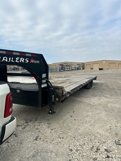 Empty deck, ready for the next load